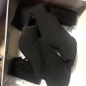 Black Steve Madden open top boots